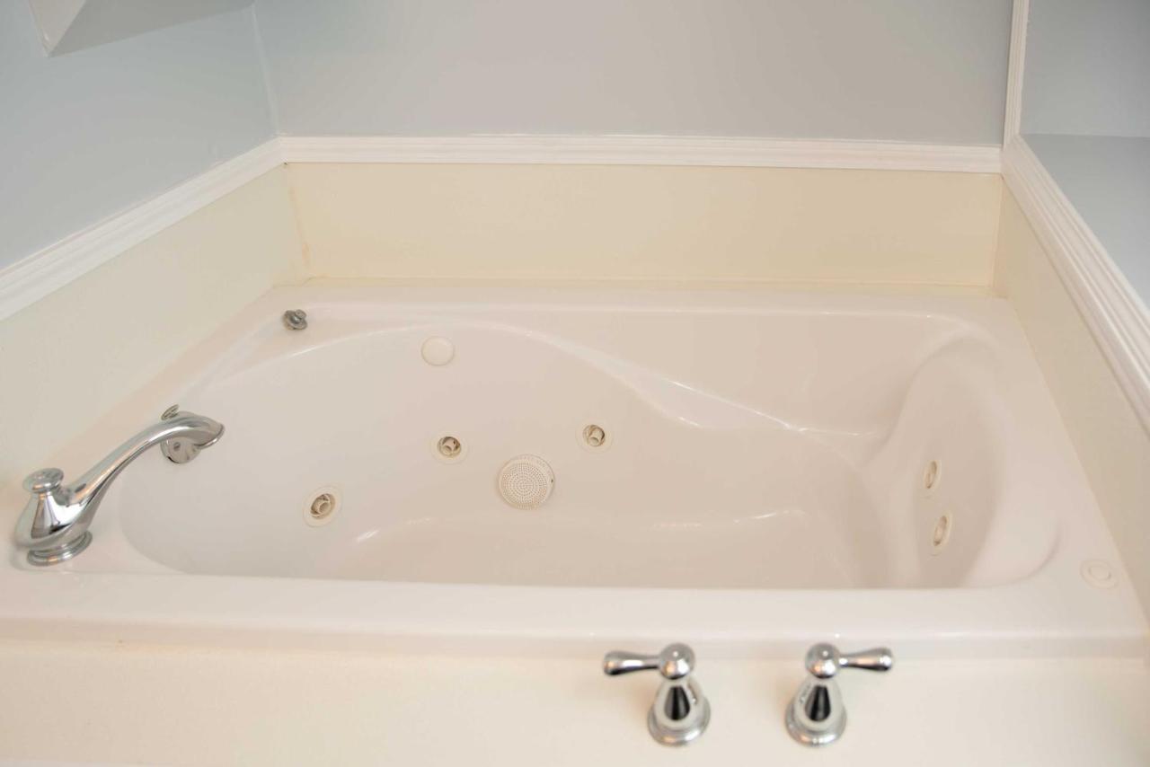 Lakefront Cottage With Private Hot Tub! Buckhead エクステリア 写真