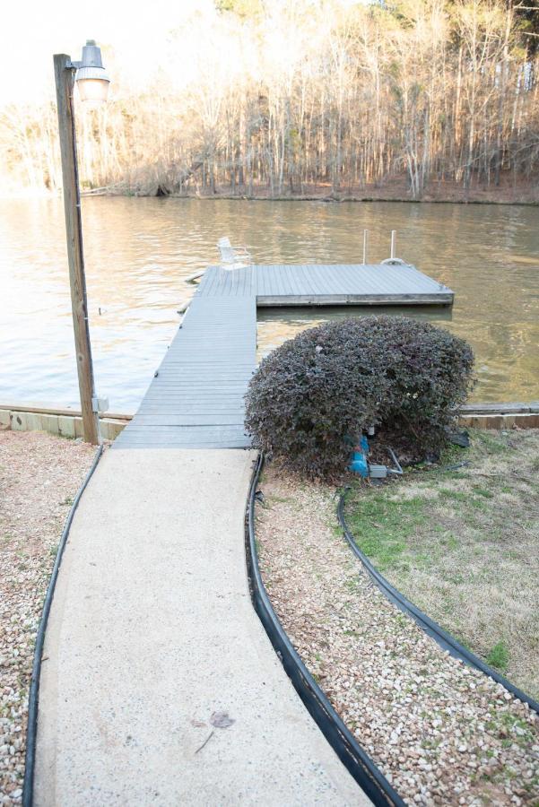 Lakefront Cottage With Private Hot Tub! Buckhead エクステリア 写真